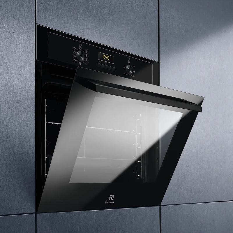 Вбудована духова шафа  Electrolux EOF3H50BK - фото 1
