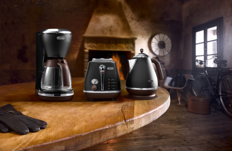 Электрочайник Delonghi KBOV 2001 BK - фото 4