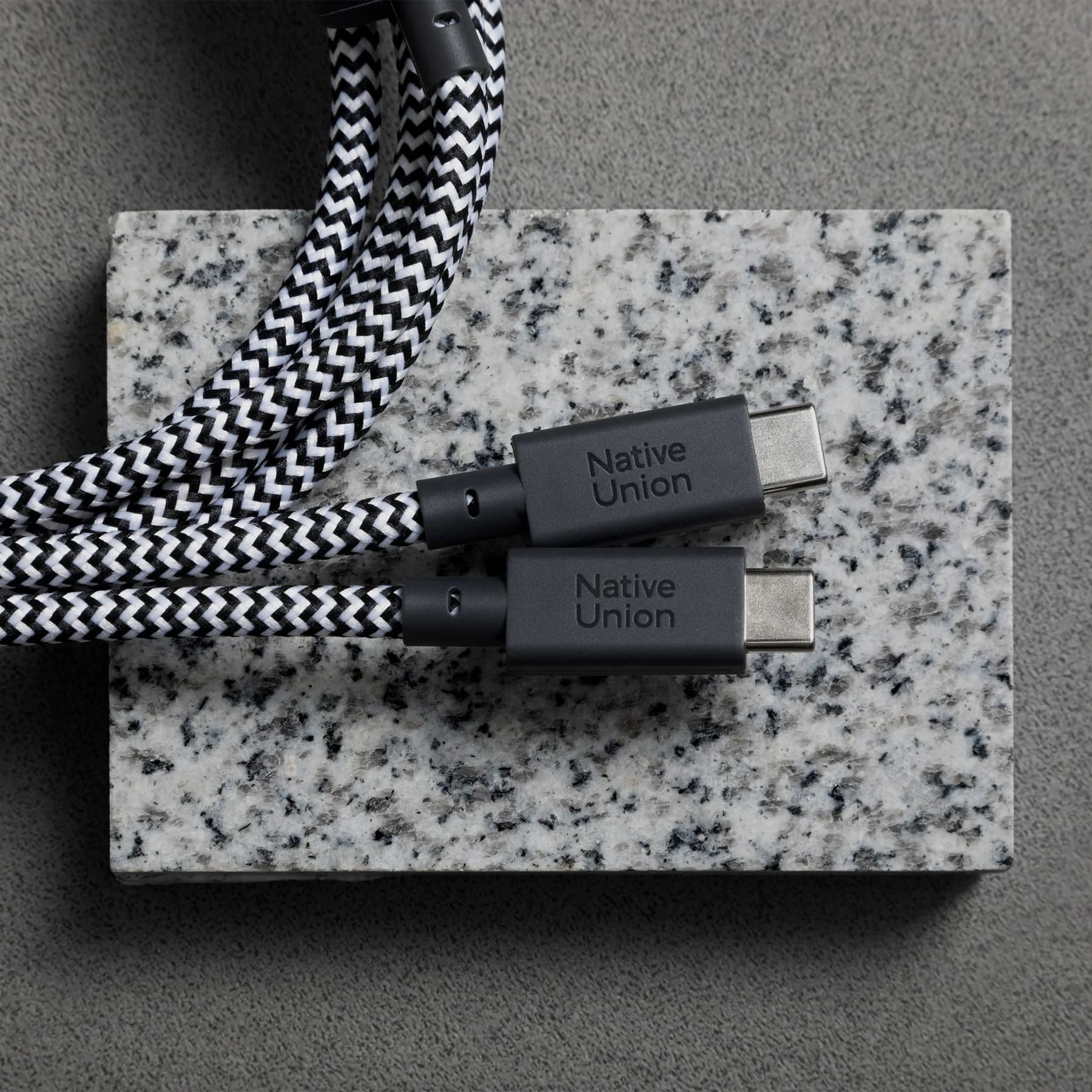 Кабель Native Union Belt Cable USB-C to 2 USB-C 140W Zebra (2 m) (BELT-C-2C-ZEB) - фото 2