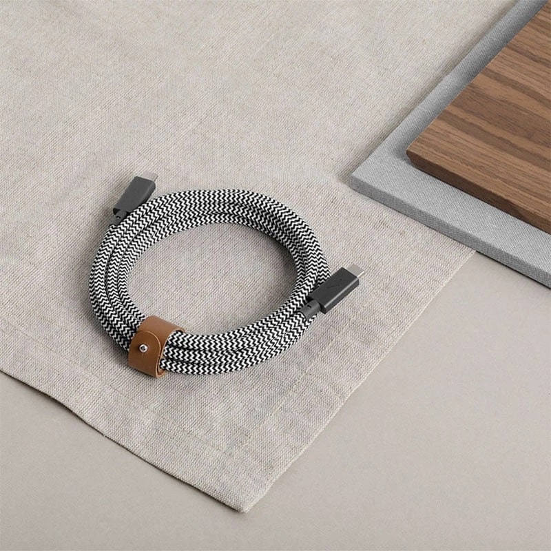 Кабель Native Union Belt Cable USB-C to USB-C Pro 240W Zebra (2.4 m) (BELT-PRO2-ZEB-NP) - фото 2 Кабель Native Union Belt Cable USB-C to USB-C Pro 240W Zebra (2.4 m) (BELT-PRO2-ZEB-NP) - фото 2