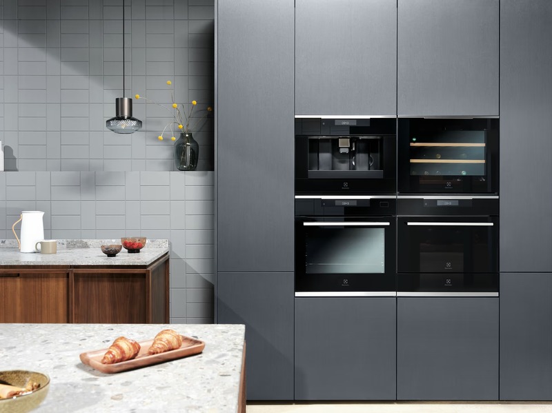 Встроенная кофемашина Electrolux KBC65X Europe - фото 4 Встроенная кофемашина Electrolux KBC65X Europe - фото 4