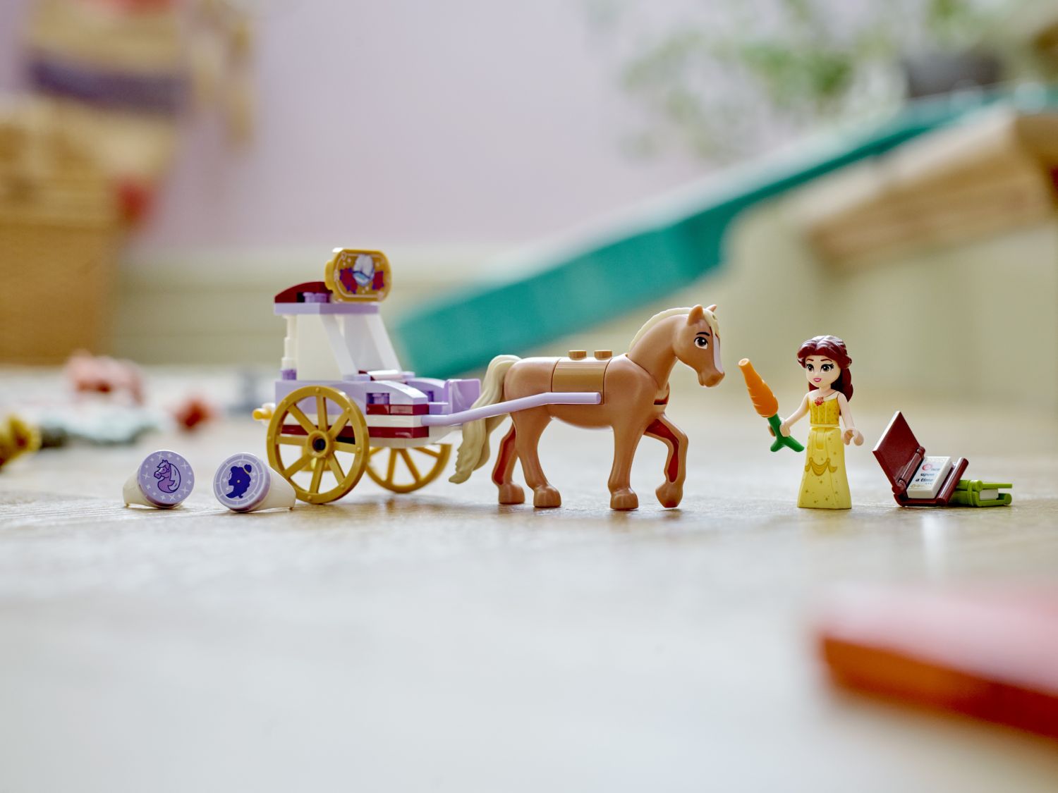 Конструктор Lego Disney Princess Кінний віз Белль (43233) - фото 5 Конструктор Lego Disney Princess Кінний віз Белль (43233) - фото 5