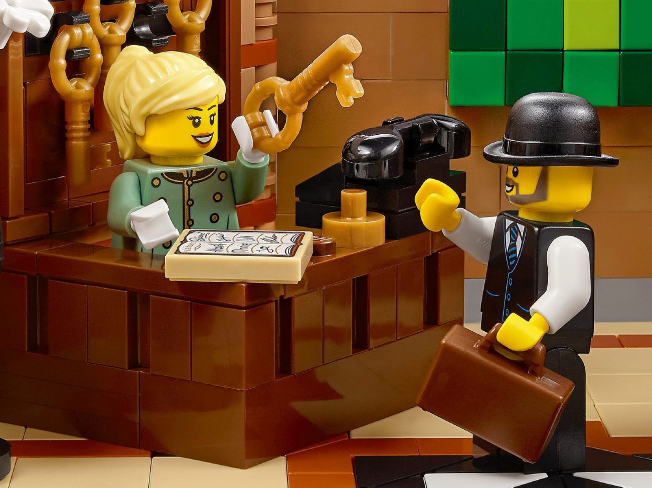 Конструктор Lego Expert Бутик-гостиница (10297) - фото 5 Конструктор Lego Expert Бутик-гостиница (10297) - фото 5