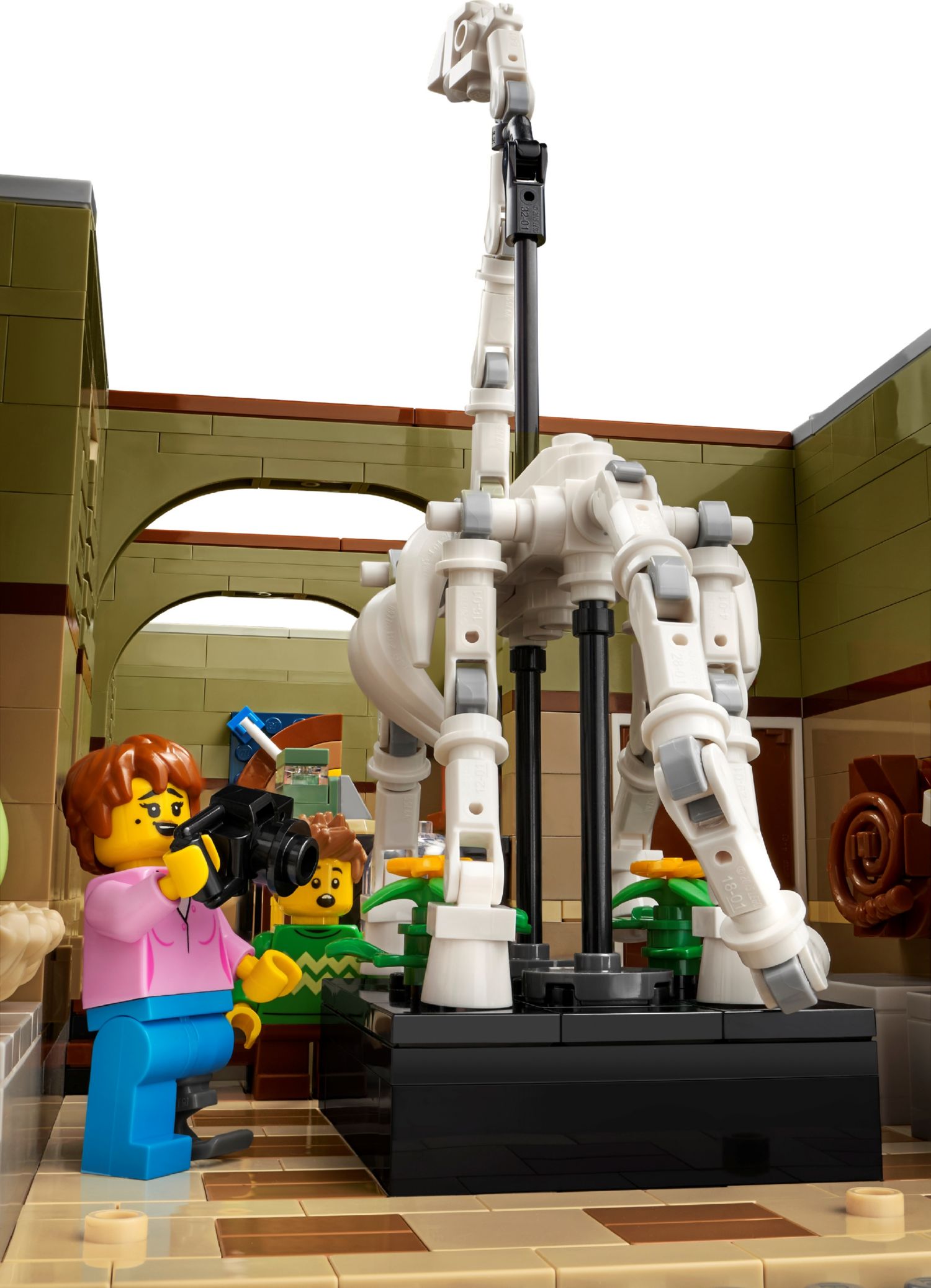 Конструктор Lego Expert Природоведческий музей (10326) - фото 4 Конструктор Lego Expert Природоведческий музей (10326) - фото 4