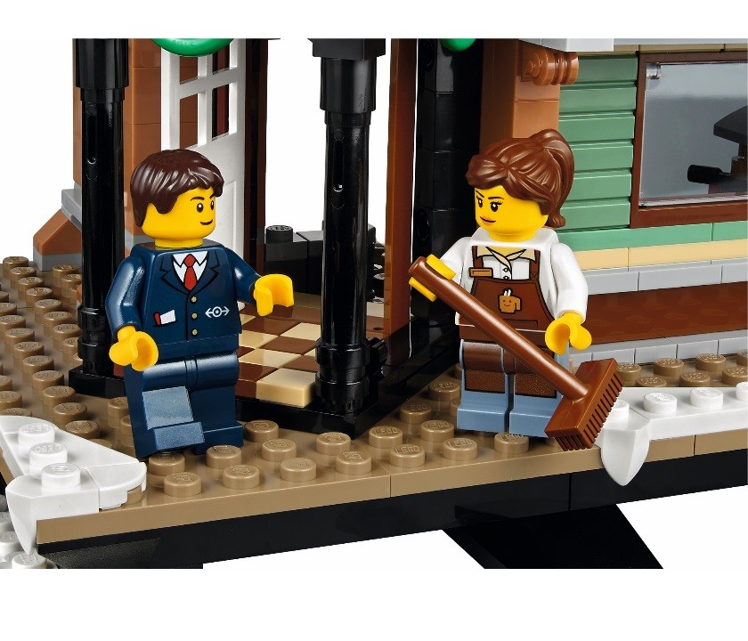 Конструктор Lego Expert Зимняя железнодорожная станция (10259) - фото 1 Конструктор Lego Expert Зимняя железнодорожная станция (10259) - фото 1