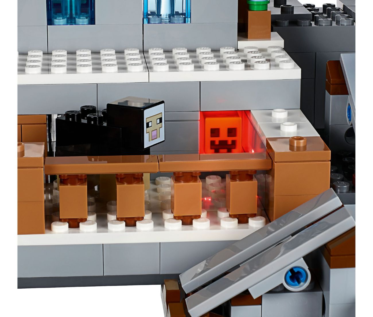 Конструктор Lego minecraft Горная пещера (21137) - фото 4 Конструктор Lego minecraft Горная пещера (21137) - фото 4