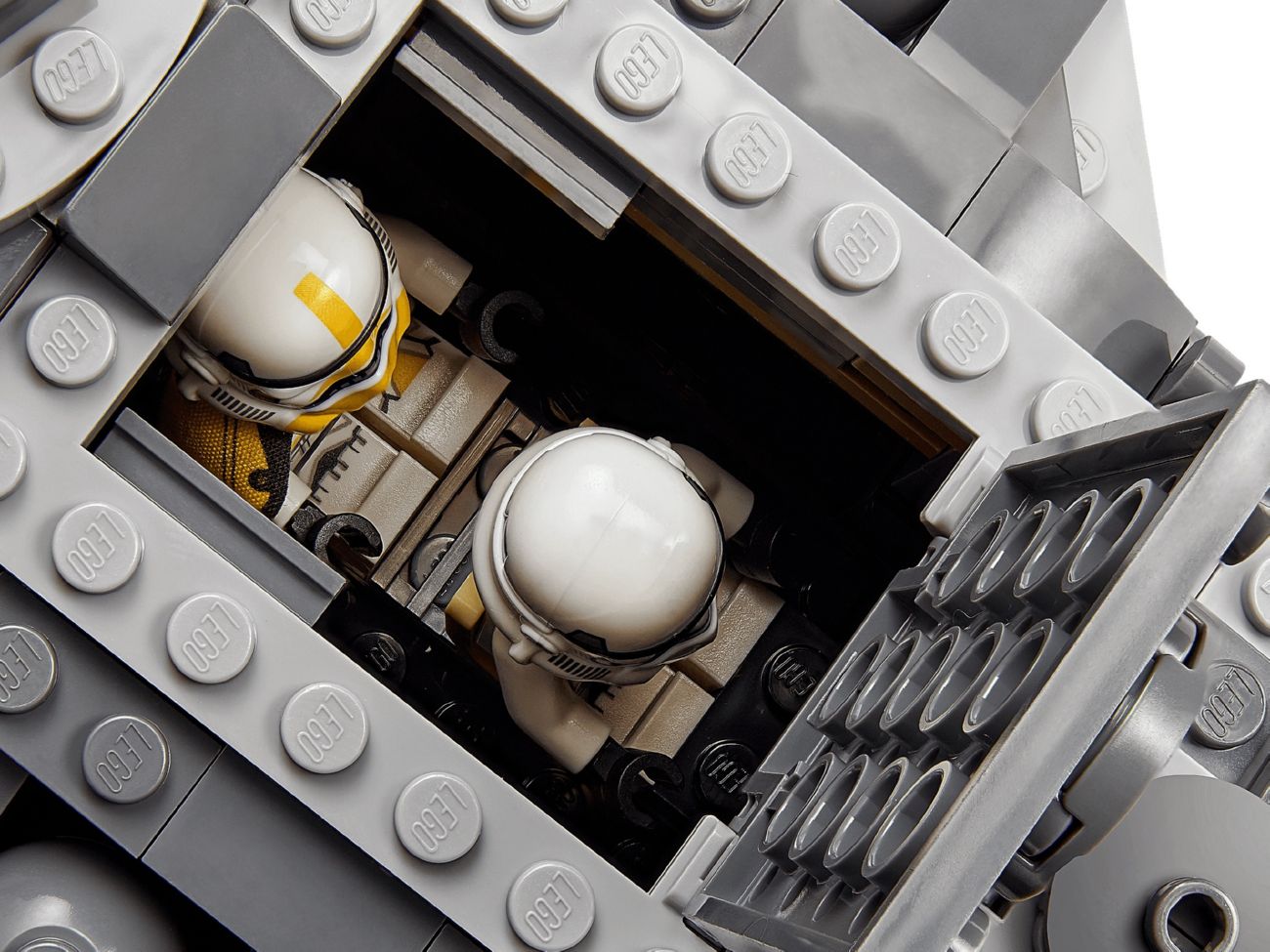 Конструктор Lego Star Wars Имперский бронированный корвет Мародер (75311) - фото 5 Конструктор Lego Star Wars Имперский бронированный корвет Мародер (75311) - фото 5