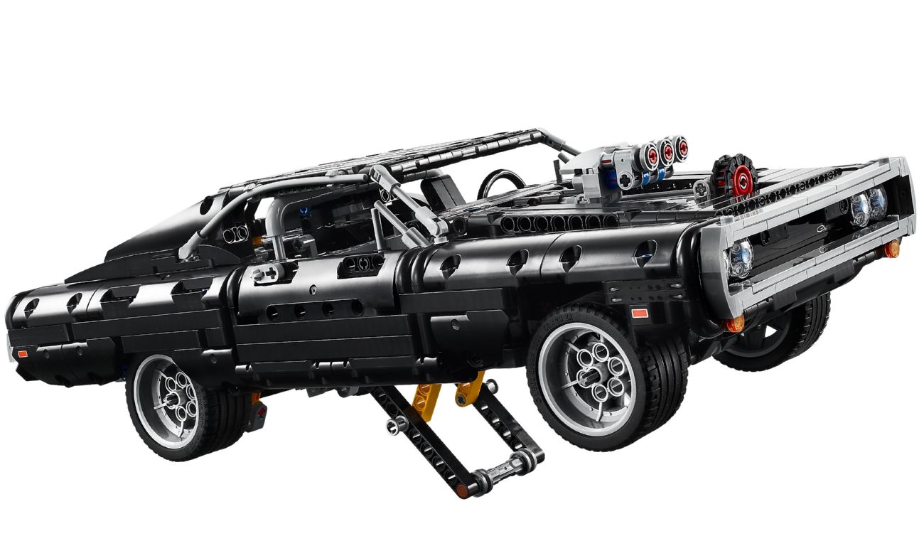 Конструктор Lego Technic Додж Чарджер Домініка (42111) - фото 3 Конструктор Lego Technic Додж Чарджер Домініка (42111) - фото 3