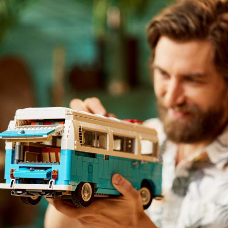 Конструктор Lego Volkswagen T2 Camper Van (10279) - фото 6 Конструктор Lego Volkswagen T2 Camper Van (10279) - фото 6