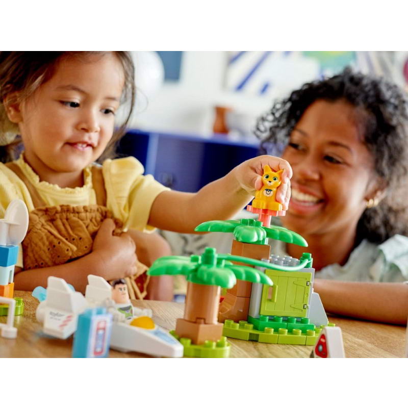 Конструктор Lego DUPLO Disney Базз Рятівник і космічна місія (10962) - фото 5 Конструктор Lego DUPLO Disney Базз Рятівник і космічна місія (10962) - фото 5