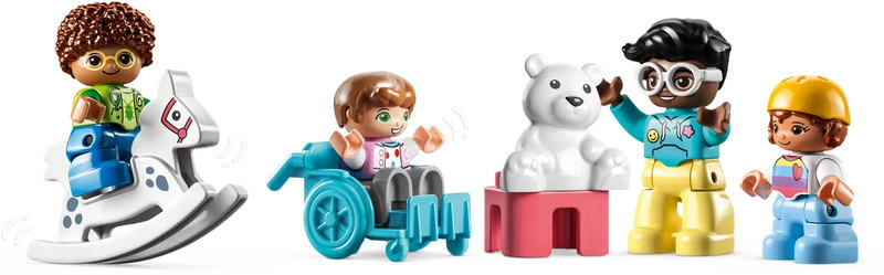Конструктор LEGO Duplo Town Будни в детском саду (10992) - фото 1