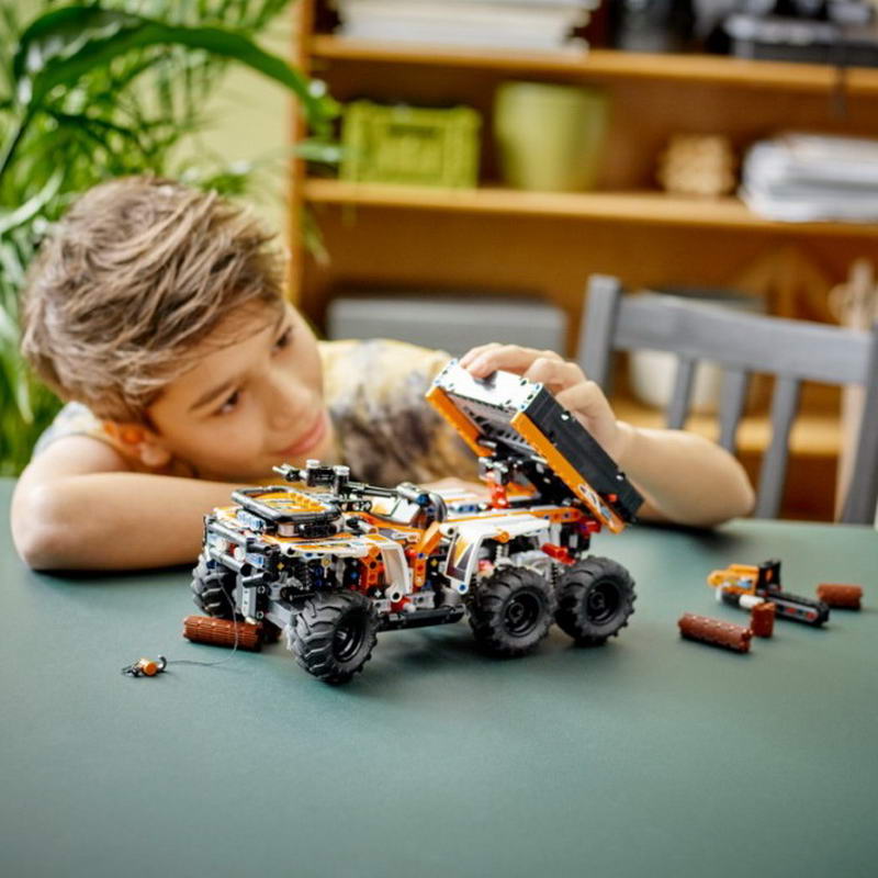 Конструктор Lego Technic Вездеход (42139) - фото 4