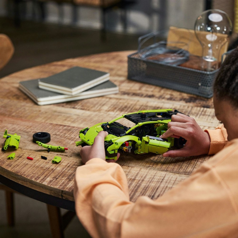 Конструктор Lego Technic Lamborghini Huracan Tecnica (42161) - фото 4