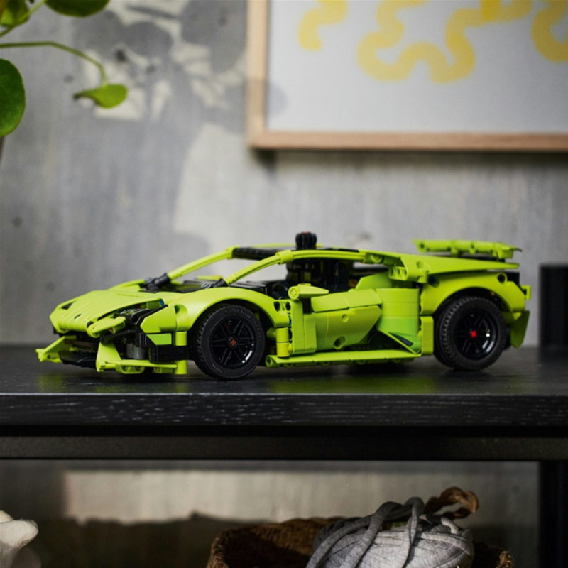 Конструктор Lego Technic Lamborghini Huracan Tecnica (42161) - фото 5