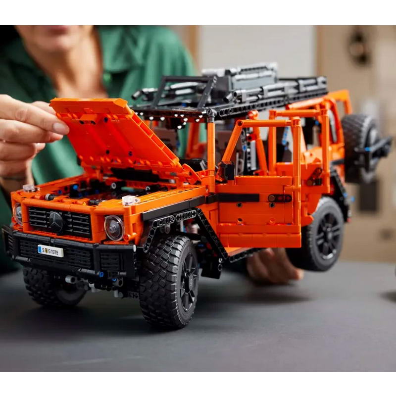 Конструктор Lego Technic Mercedes-Benz G 500 Professional Line (42177) - фото 4