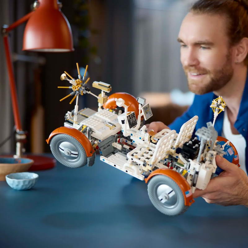 Конструктор Lego Technic NASA Apollo Lunar Roving Vehicle - LRV (42182) - фото 7