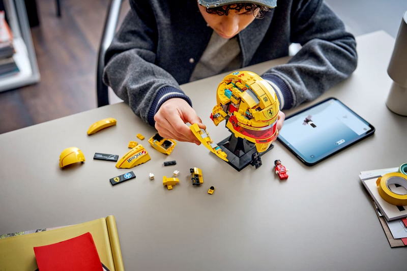Конструктор LEGO Editions Formula 1 Шлем Льюиса Гамильтона из команды Scuderia Ferrari HP (43022) - фото 8 Конструктор LEGO Editions Formula 1 Шлем Льюиса Гамильтона из команды Scuderia Ferrari HP (43022) - фото 8