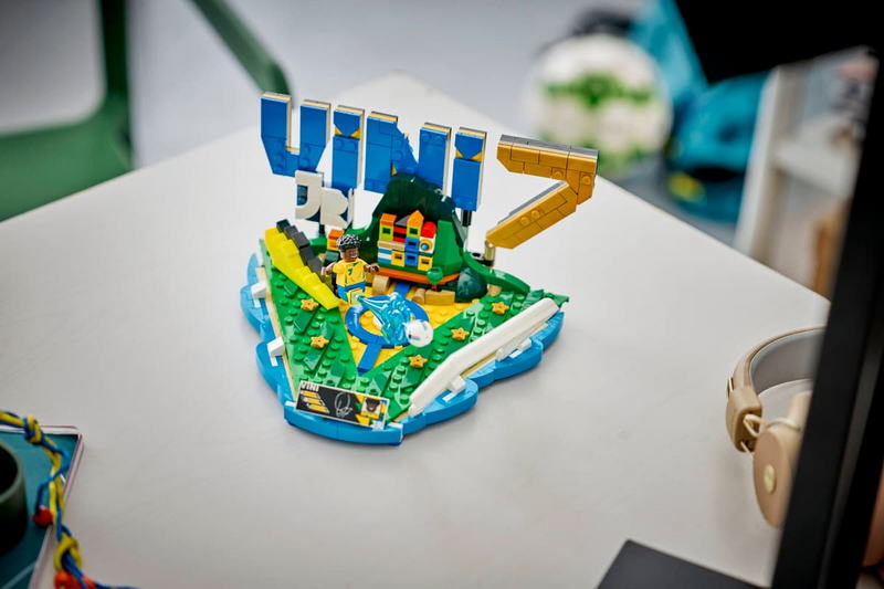 Конструктор LEGO Editions Football Винисиус Жуниор – лучшие моменты футбольных матчей (43027) - фото 8