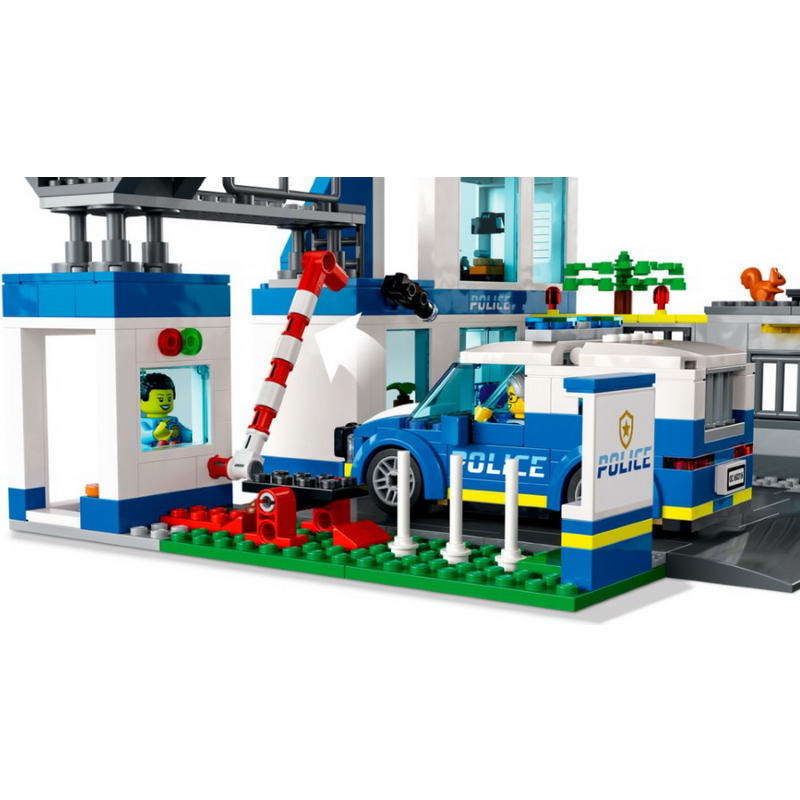 Конструктор Lego City Полицейский участок (60316) - фото 2