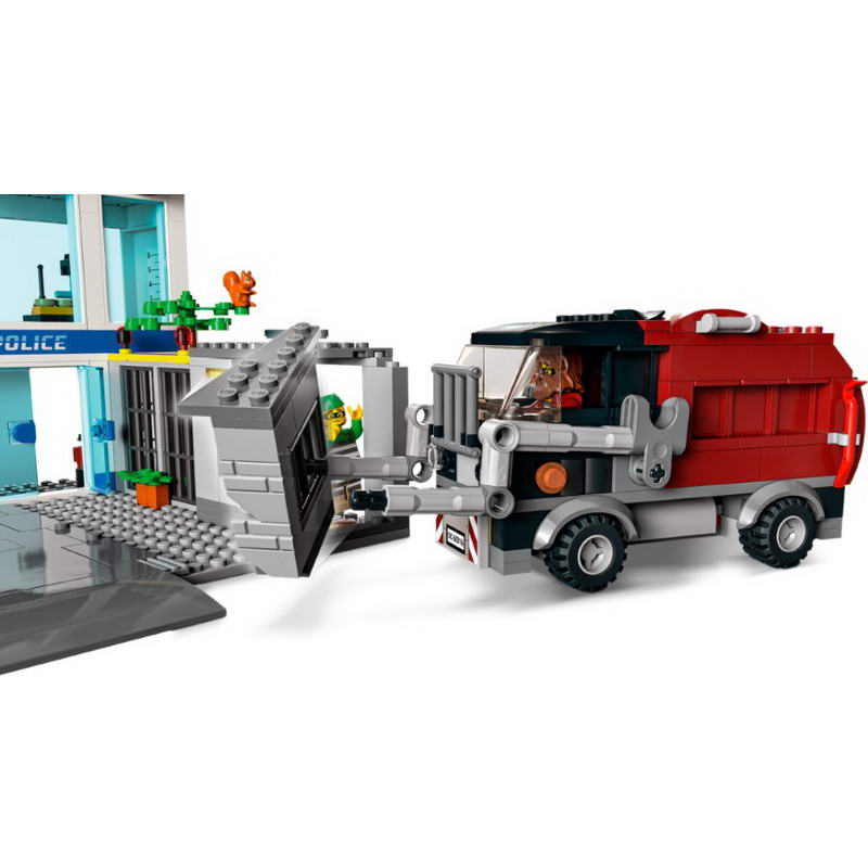 Конструктор Lego City Полицейский участок (60316) - фото 3