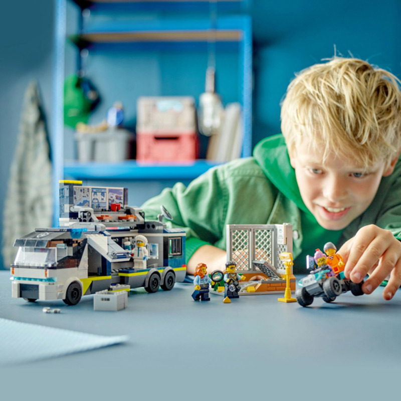 Конструктор Lego City Передвижная полицейская криминалистическая лаборатория 60418 - фото 4 Конструктор Lego City Передвижная полицейская криминалистическая лаборатория 60418 - фото 4