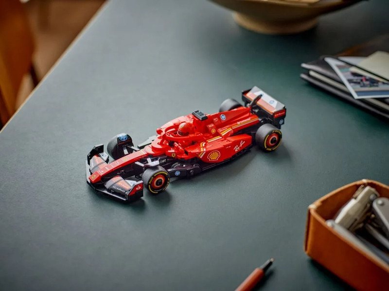 Конструктор Lego Speed Champions Автомобіль для перегонів F1® Ferrari SF-24 (77242) - фото 6 Конструктор Lego Speed Champions Автомобіль для перегонів F1® Ferrari SF-24 (77242) - фото 6