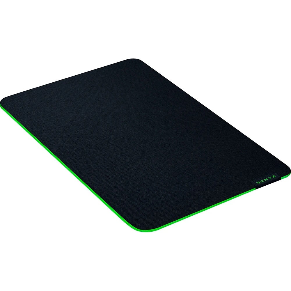 Коврик для мыши Razer Gigantus V2 Medium (RZ02-03330200-R3M1) - фото 1 Коврик для мыши Razer Gigantus V2 Medium (RZ02-03330200-R3M1) - фото 1