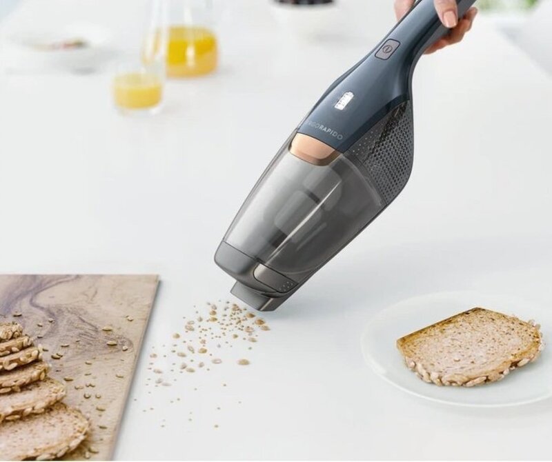 Вертикальный + ручной пылесос (2в1) Electrolux Ergorapido Classic EERC75DB - фото 1