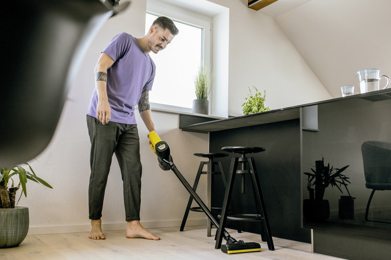 Вертикальный + ручной пылесос (2в1) Karcher VC 6 Cordless ourFamily (1.198-670.0) Europe - фото 1