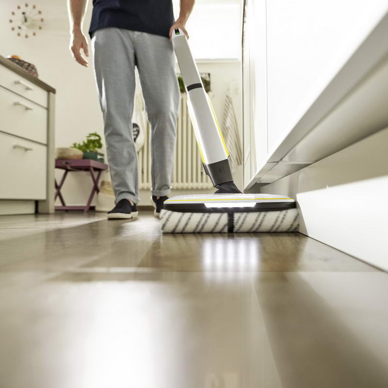 Миючий пилосос електрошвабра Karcher FC 7 Cordless Premium White (1.055-760.0) - фото 2 Миючий пилосос електрошвабра Karcher FC 7 Cordless Premium White (1.055-760.0) - фото 2