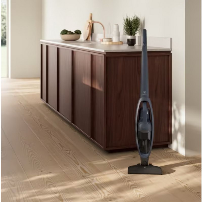 Вертикальный + ручной пылесос (2в1) Electrolux 300 Clean ES31CB18GG Gray - фото 5 Вертикальный + ручной пылесос (2в1) Electrolux 300 Clean ES31CB18GG Gray - фото 5