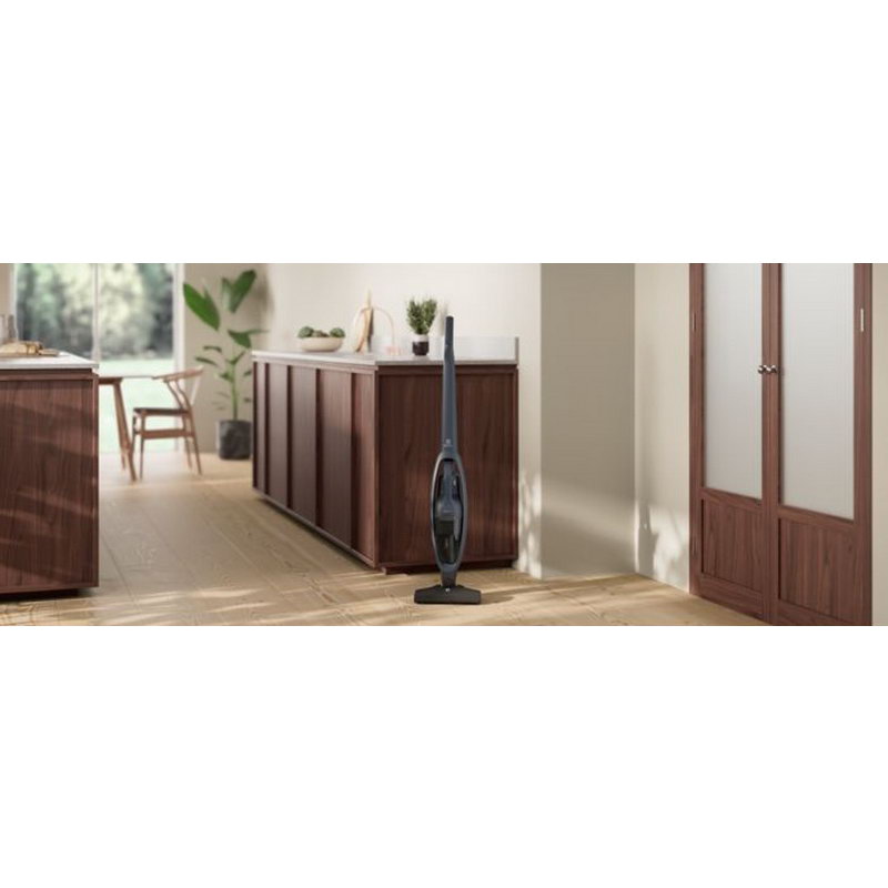 Вертикальный + ручной пылесос (2в1) Electrolux 300 Clean ES31CB18GG Gray - фото 3 Вертикальный + ручной пылесос (2в1) Electrolux 300 Clean ES31CB18GG Gray - фото 3