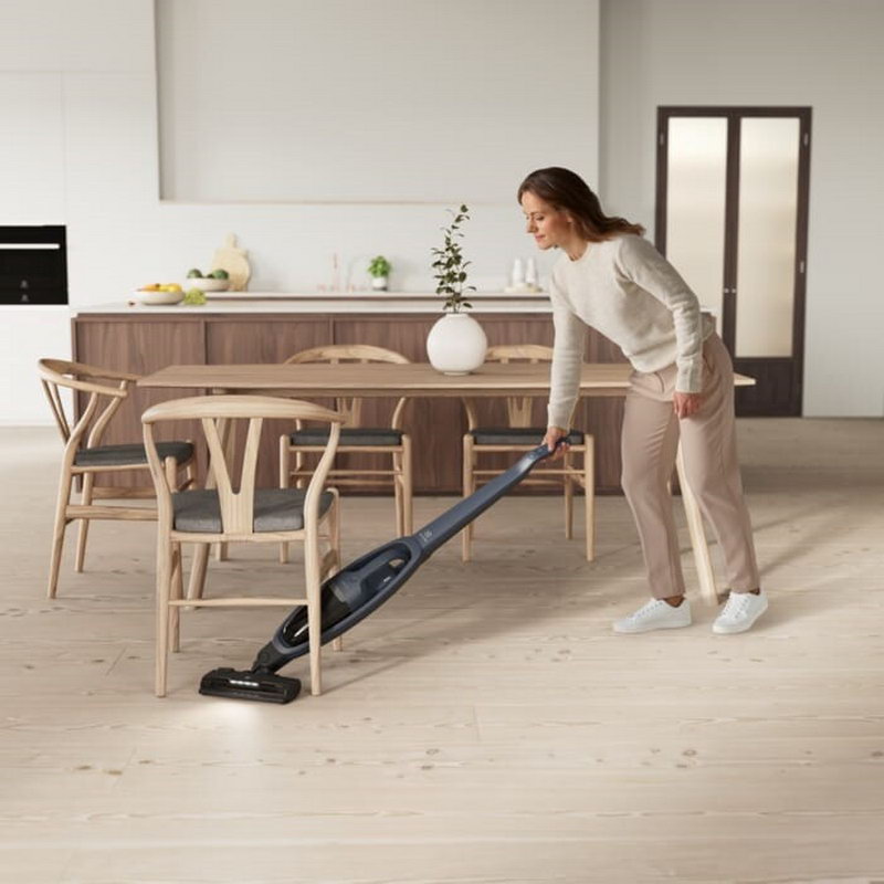 Вертикальный + ручной пылесос (2в1) Electrolux 500 Clean ES52CB18DB Denim Blue - фото 2 Вертикальный + ручной пылесос (2в1) Electrolux 500 Clean ES52CB18DB Denim Blue - фото 2