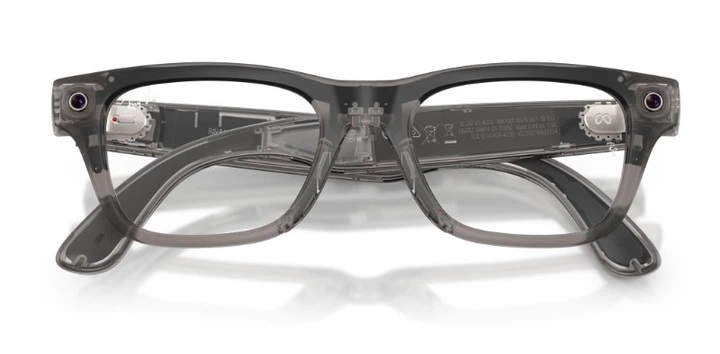 Смарт-очки Ray-Ban Meta Blayzer Optics Gen 2 Large Matte Transparent Ice Grey Frame / Demo Lens (RW7001 8529 54-19) - фото 1 Смарт-очки Ray-Ban Meta Blayzer Optics Gen 2 Large Matte Transparent Ice Grey Frame / Demo Lens (RW7001 8529 54-19) - фото 1